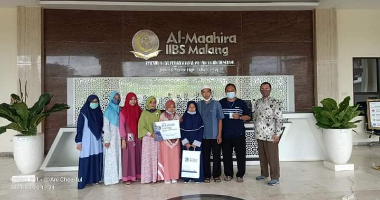 Penyerahan Beasiswa Tahfid Al-Maahira IIBS Malang