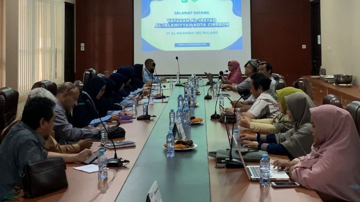 Guru Yayasan Al-Irsyad Al-Islamiyyah Kota Cirebon Melakukan Studi Banding yang Inspiratif ke Al-Maahira IIBS Malang_1